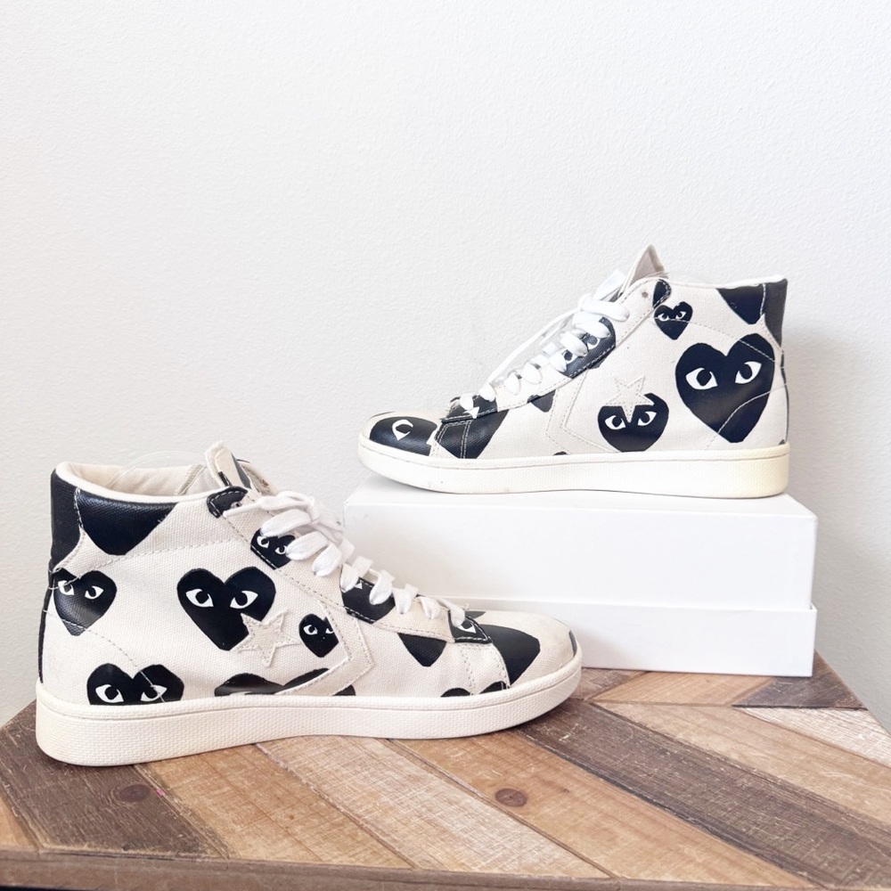 Comme des Garcons Play x Converse hi-tops - Picture 3 of 11